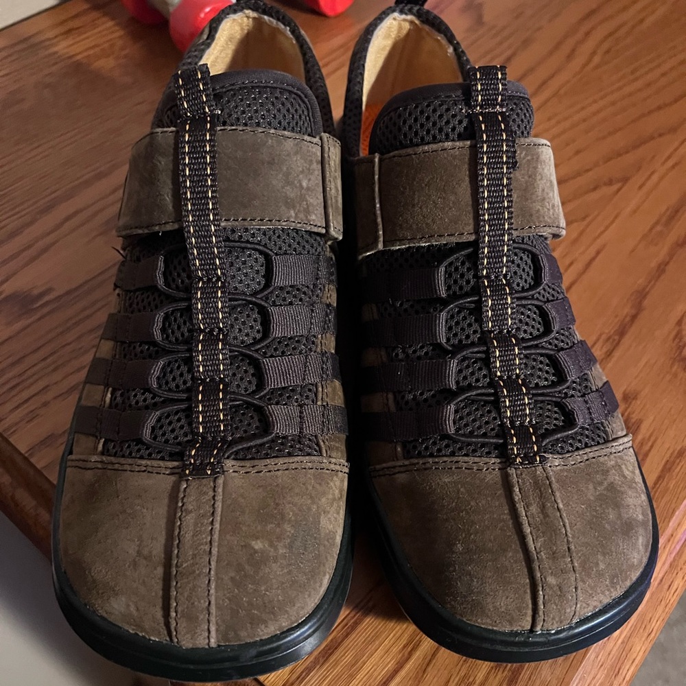 Like new Dark Brown Rocket dog size 10 shoes